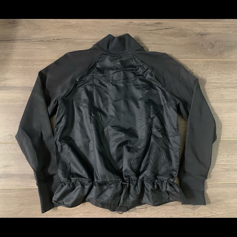 New Lululemon Jacket size S - Picture 2 of 5